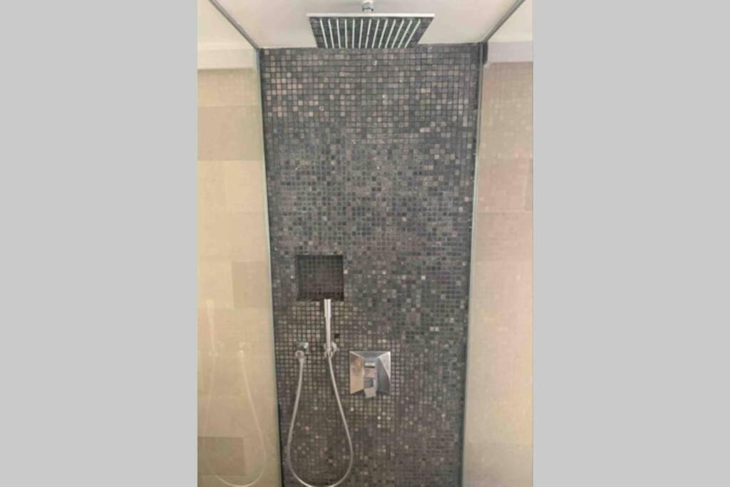 George Apartment In Neuilly Екстериор снимка