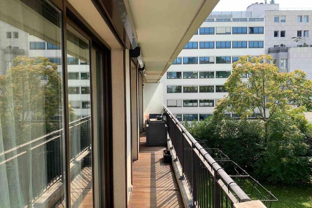 George Apartment In Neuilly Екстериор снимка