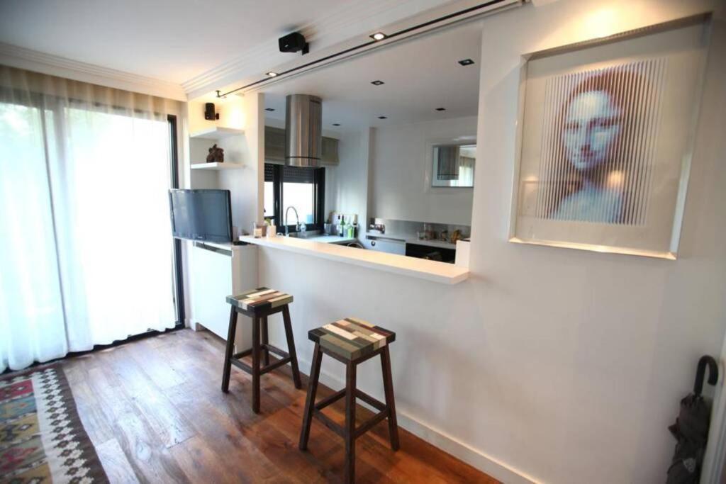 George Apartment In Neuilly Екстериор снимка
